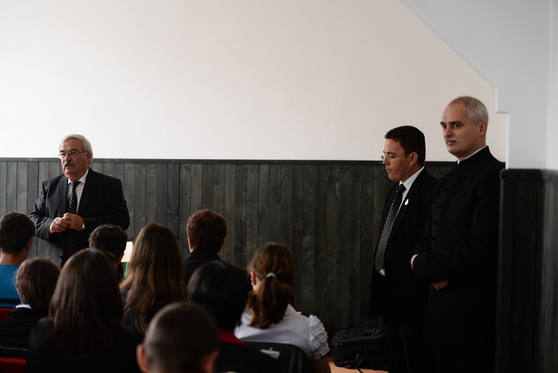 A református szakiskola diákjaival találkozott Kató Béla püspök