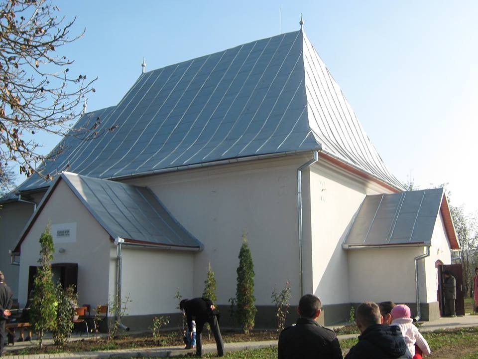 Templomot avattak Újősben