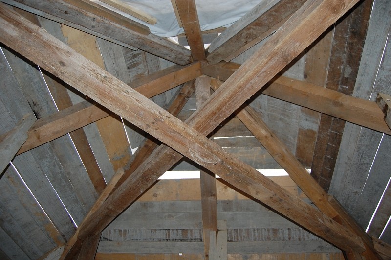Elkészült a kutyfalvi református templom ideiglenes védő tetőszerkezete