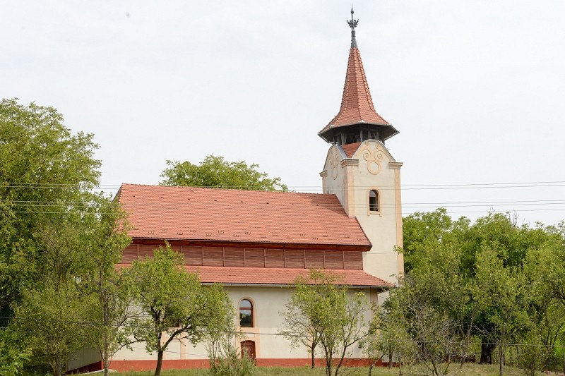 Kevéssel gazdálkodni – megújult a kérői református templom