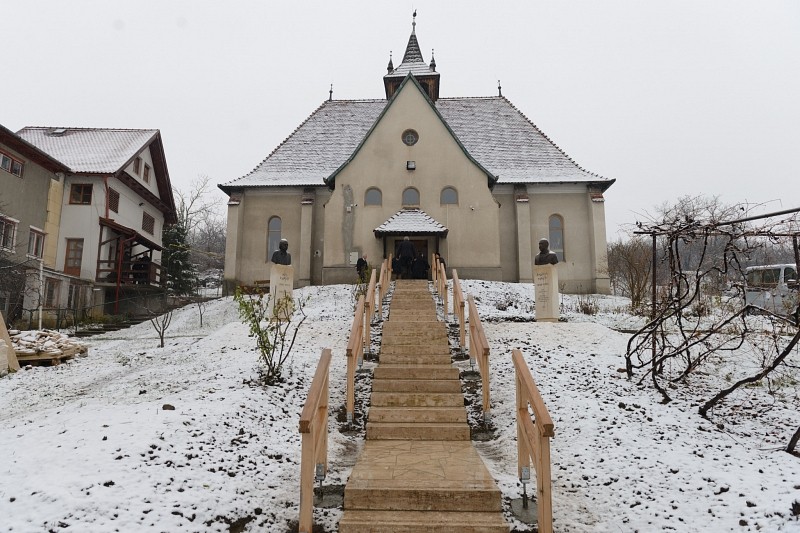 Hatvan éves a kolozsvári Irisz-telepi református templom