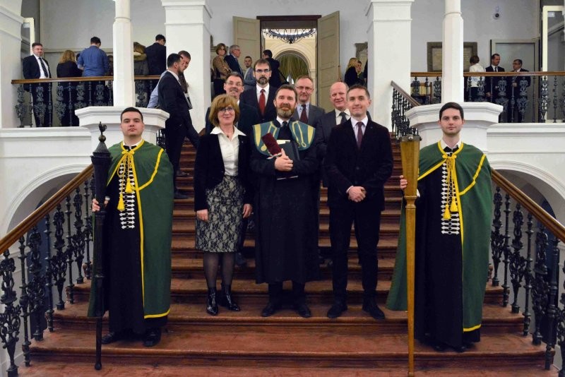 A Debreceni Református Hittudományi Egyetem díszdoktorává avatták Buzogány Dezsőt